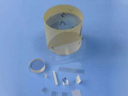 Polished Pbmo04 Crystal for Acousto-Optic Devices